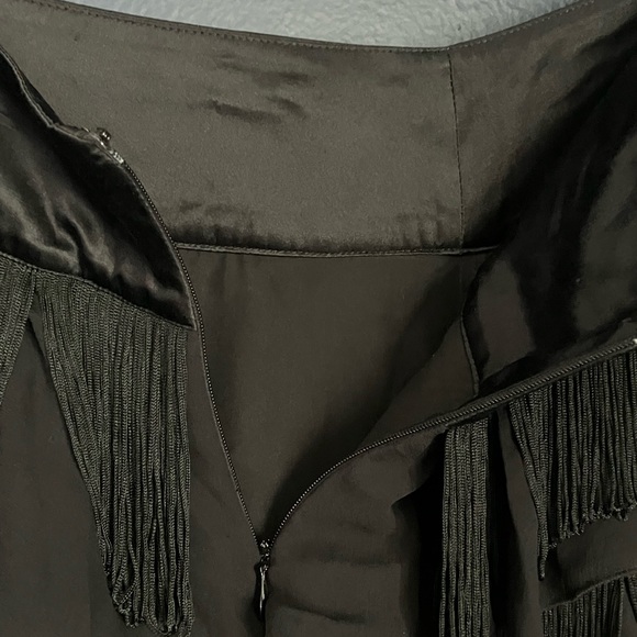 BEBE 100% Silk Fringe Ruffle Black Mini Skirt Size Small Zip Up Flowy VTG Y2K - Picture 5 of 7